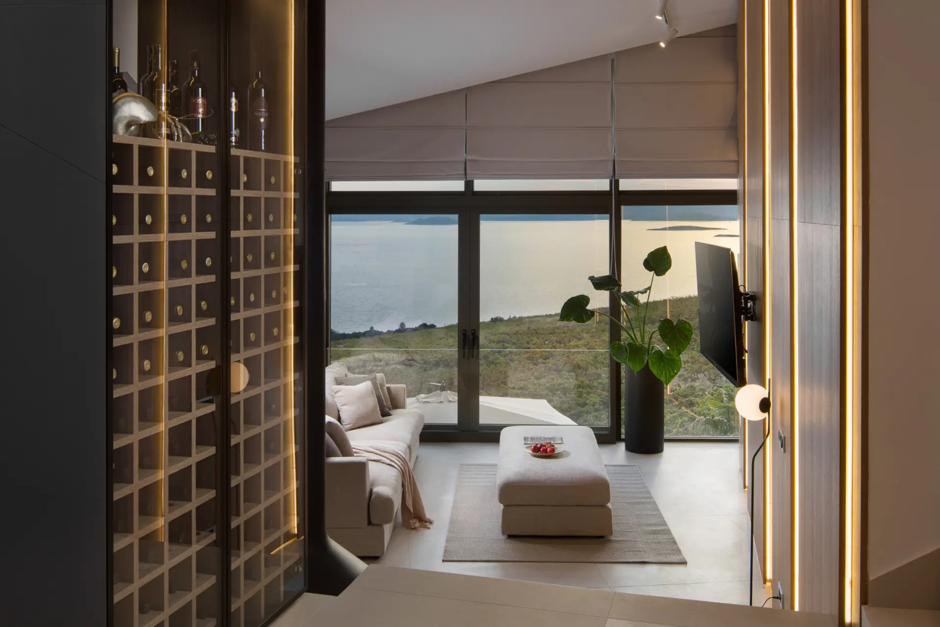 high glass window panoramic view from living room