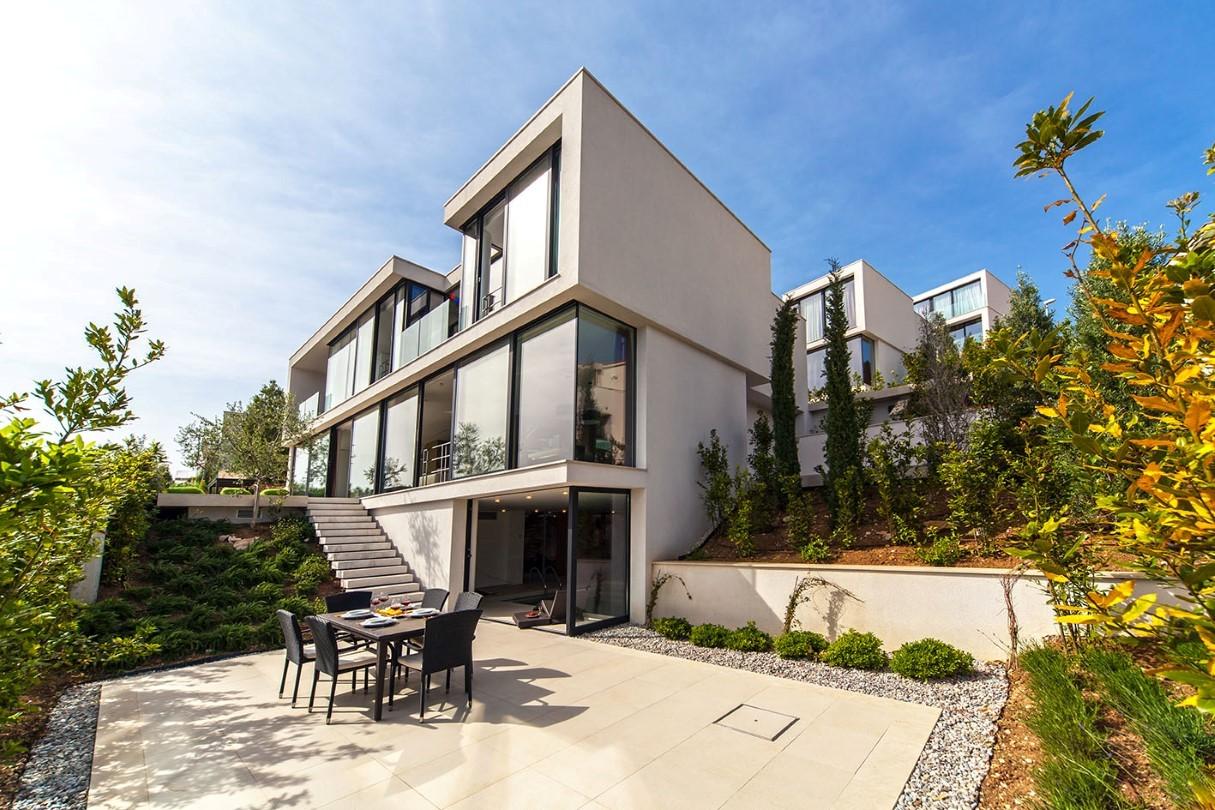 Villa Golden Look