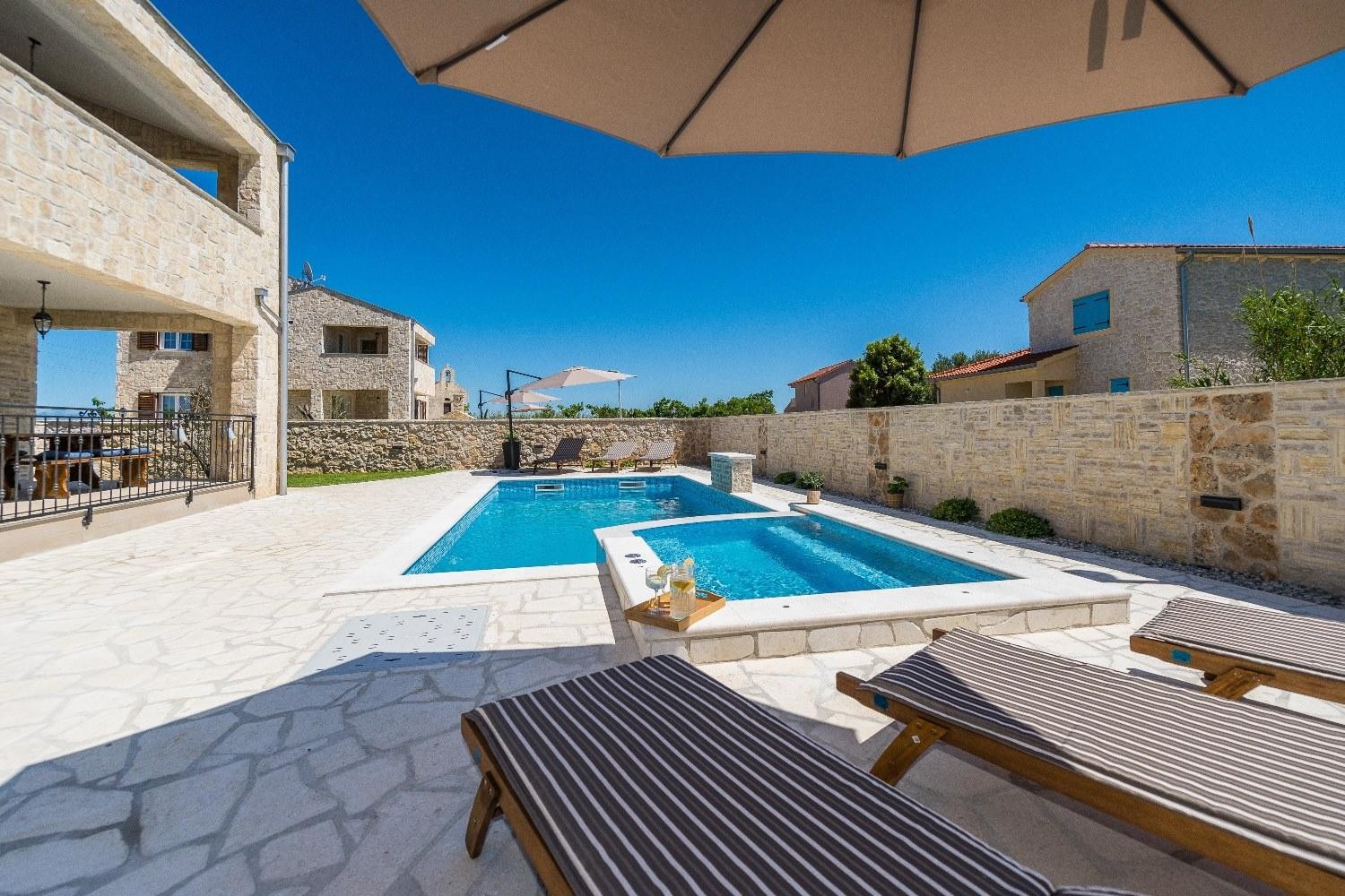 Villa Lily
