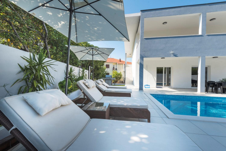 Villa Lana Holiday Home