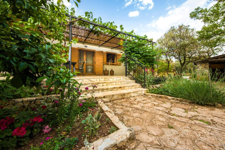 Villa Holiday Home Bujur