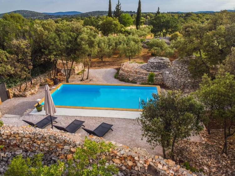 Villa Holiday Home Bujur