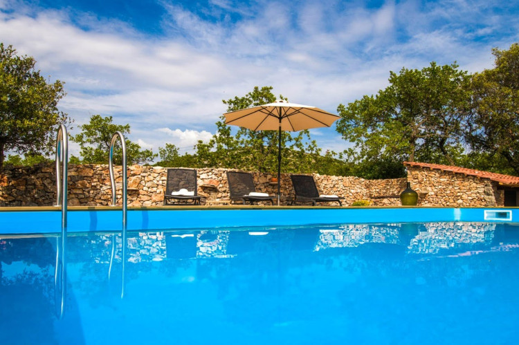 Villa Holiday Home Bujur