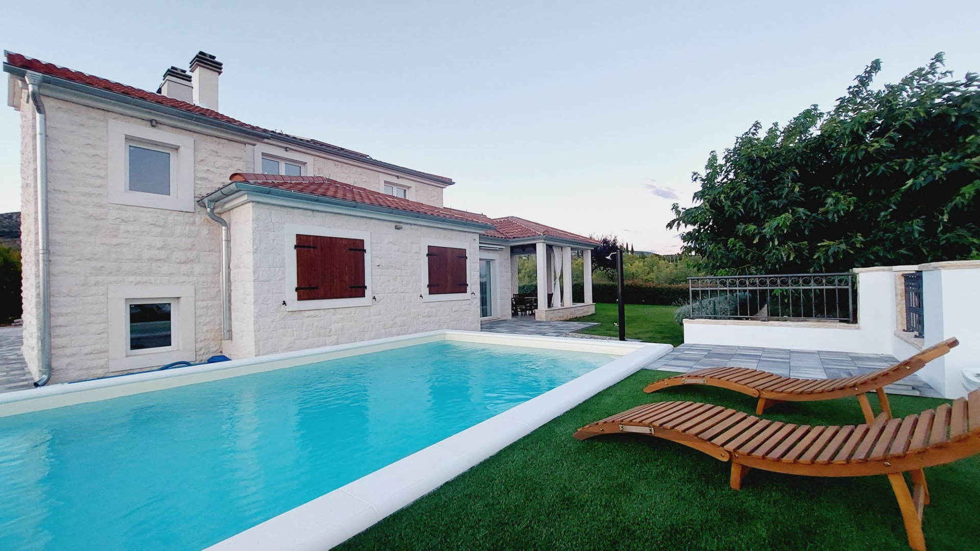 Villa Whitestone