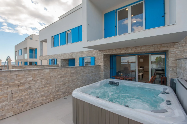 Villa Orchid & Palme