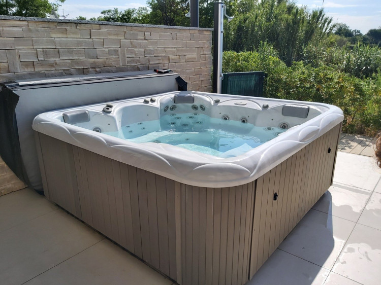 Villa Orchid & Palme