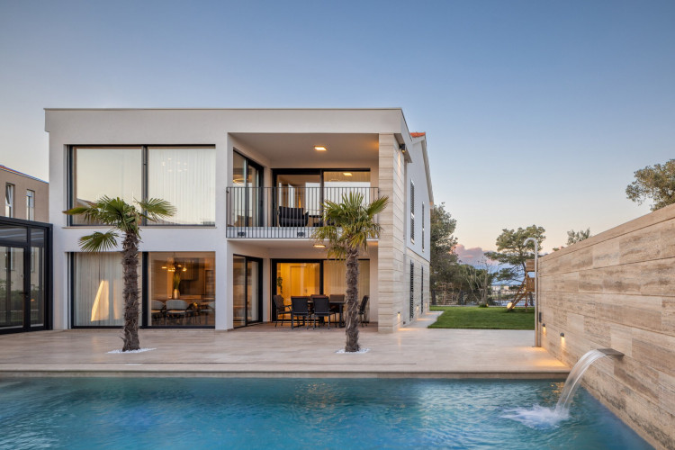 Villa Salt and Stone