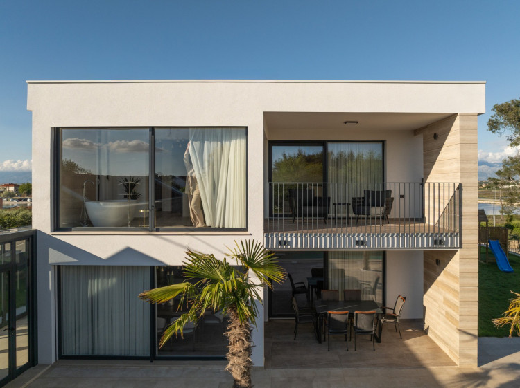 Villa Salt and Stone