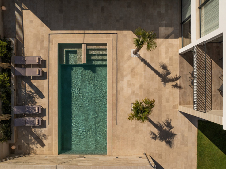 Villa Salt and Stone