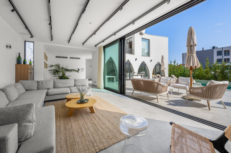 Villa Jerry's Palace