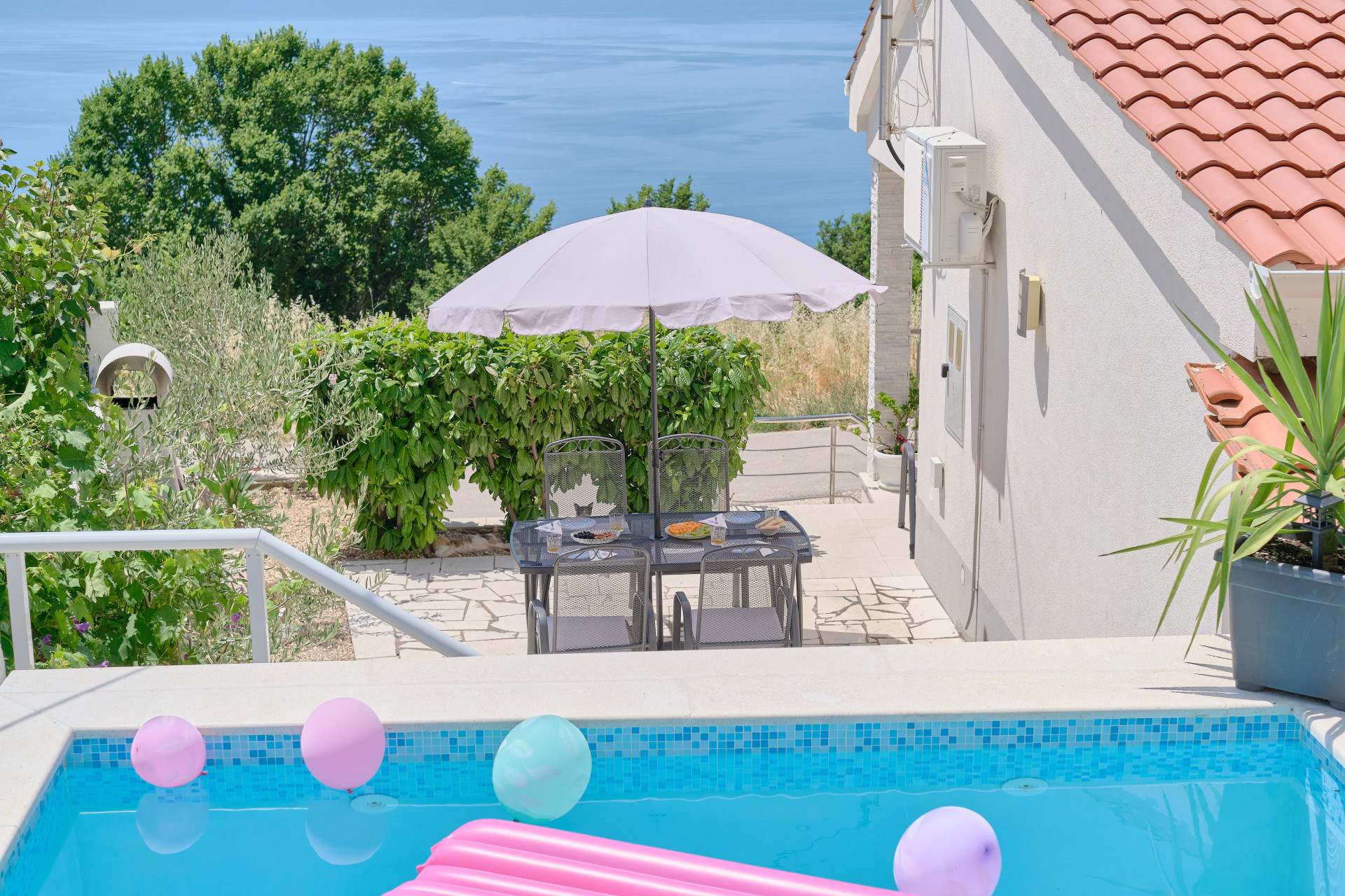 Villa Rose by ST
