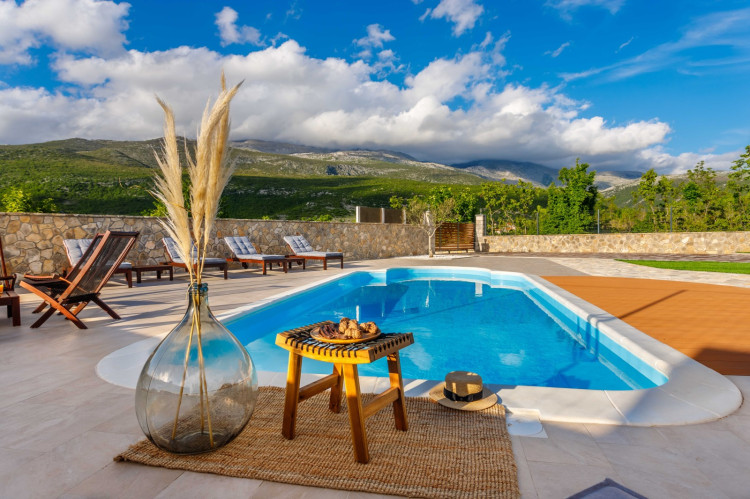 Villa Stone House Korita