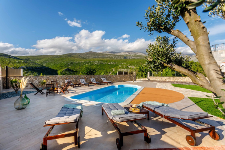 Villa Stone House Korita