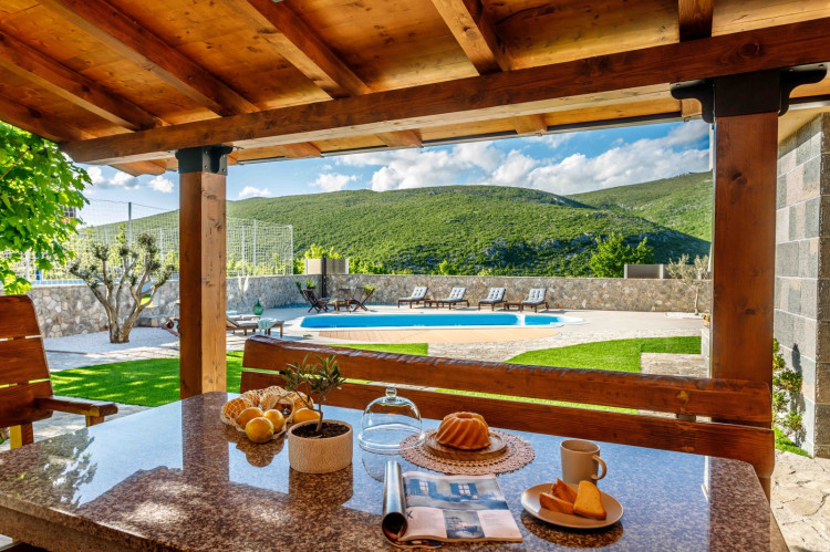 Villa Stone House Korita